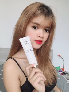 Công thức làm sạch chuyên sâu giúp làn da khỏe mạnh khỏi mụn